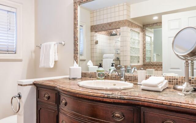 Mariposa on San Lorenzo