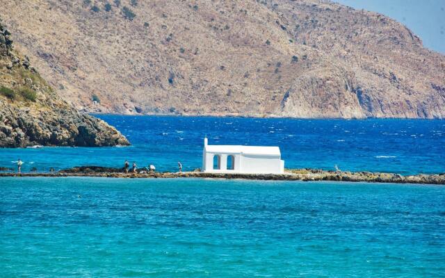 Manolis Family Hotel