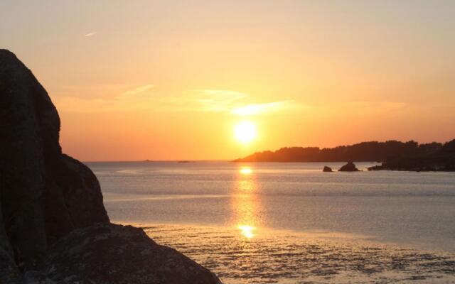 Semi-detached House, Guisseny