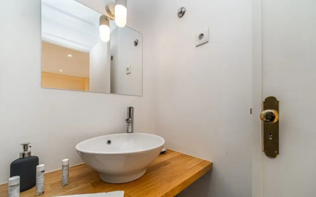 Nomad's Porto City & View