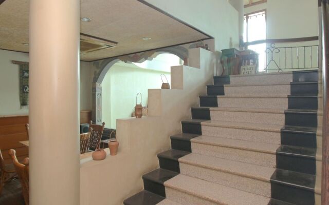 Airy Darmo Khairil Anwar 10 Surabaya