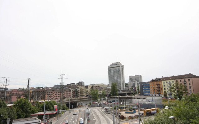 Swiss Star Oerlikon Station