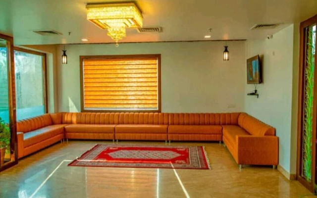 Goyal Hoteliers - Hotel The Agra Grande