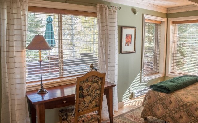 Atelier 1107 - 2 Br Condo