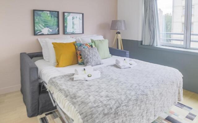 GuestReady - Bright Apt for 4 Issey-Les-Moulienaux