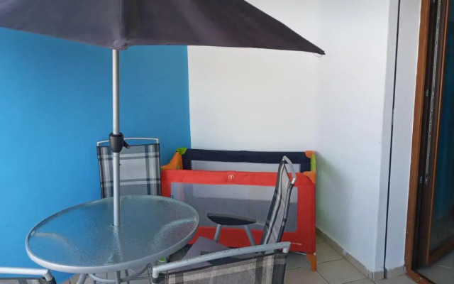 Studio hautte game avec piscine.