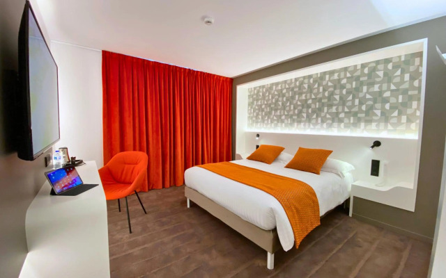 Brit Hotel Piscine & Spa - Fougères