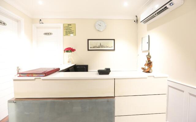 OYO 43009 The Palm Green