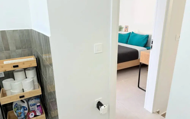 Azure Loft - 3min Walk to Beach, 10min to Old Town