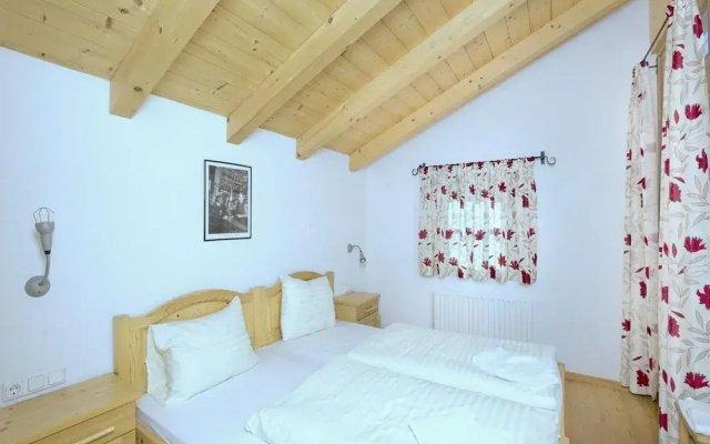 Chalet in Konigsleiten Near Ski Bus & Pool