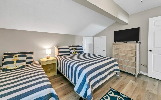 Boardwalk 199 3 Bedroom Condo by Redawning