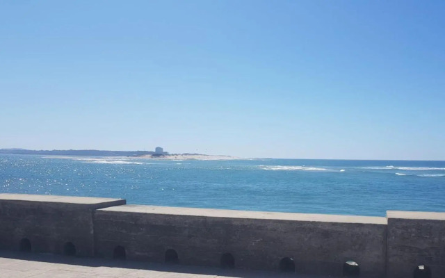 GuestReady - Beachfront Villa In Esposende