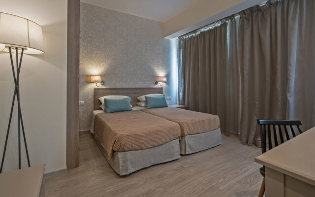 Icarus Suites &  Apartments