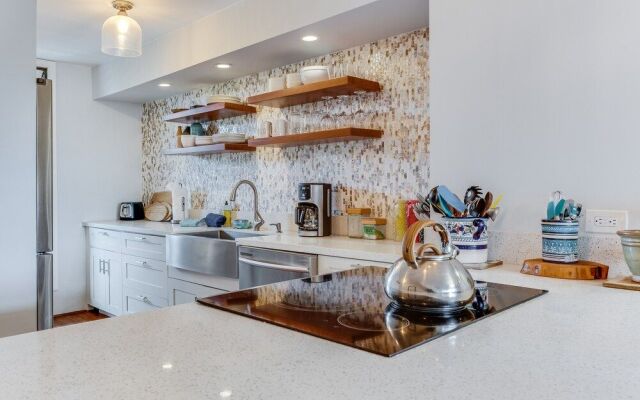 Hale O Kalani 2 Bedroom Condo by RedAwning