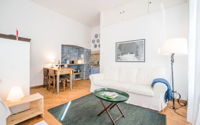 Traditional Studio Apartment