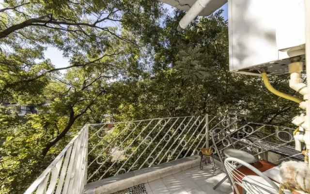 Charming Flat with Refreshing View in Kadikoy