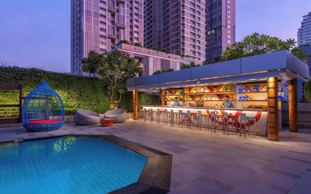 Отель Mercure Bangkok Sukhumvit 11