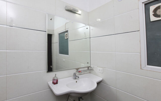 OYO Premium Medanta 2