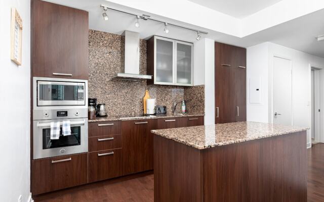 Downtown Toronto Condo near Scotiabank Arena