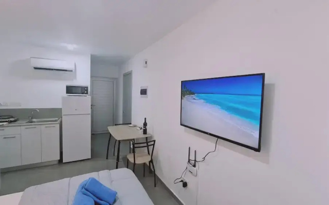 100 AN - Napa Living 16