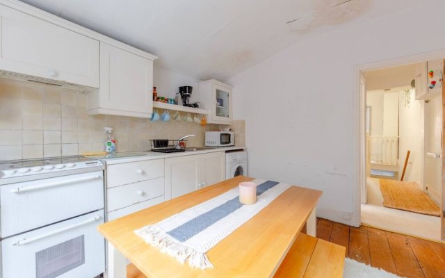 Spacious and Serene 1 Bedroom Flat in Ravenscourt Park