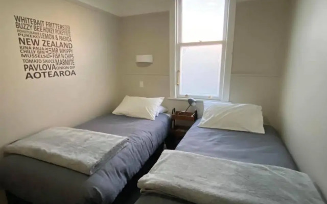 Hokitika Pioneer Hotel