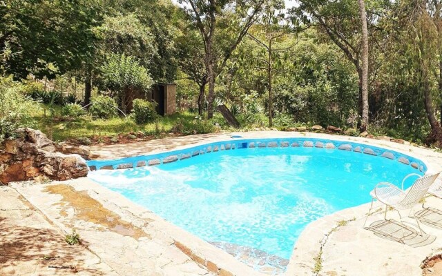 10 Guest Stay in the Mountains of Nyanga!