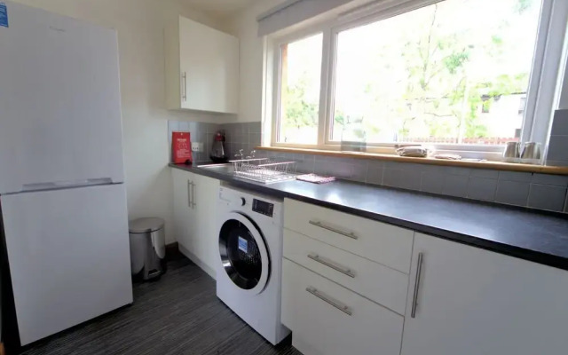 Homely Apartment In Dundee Near Center