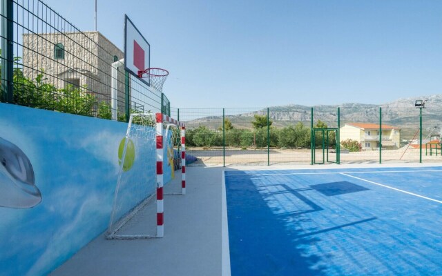 Beautiful Home in Split With Wifi and 3 Bedrooms