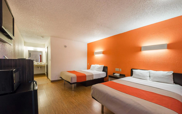 Motel 6 Boerne, TX