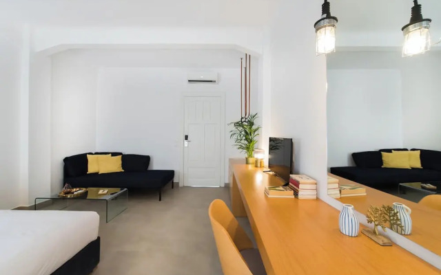Monk Monastiraki Suites
