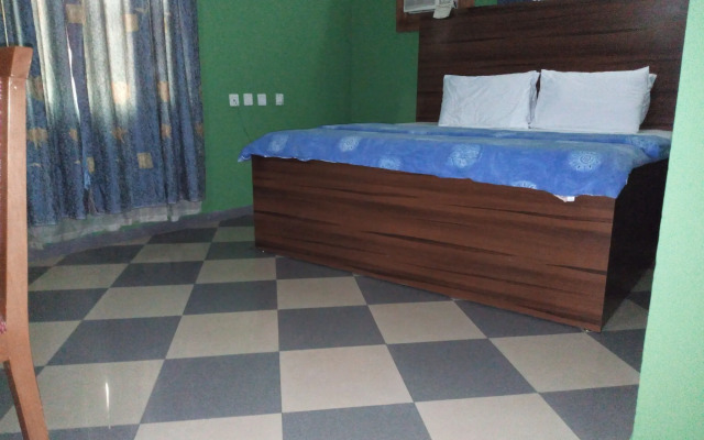 Richanthonio Suites