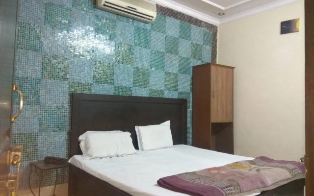Hotel Pearl Plaza – Guest Rooms – Delhi