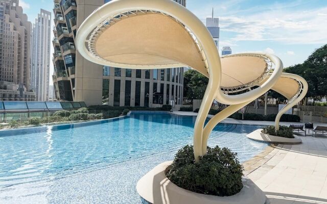 Cosmos Living Downtown Dubai