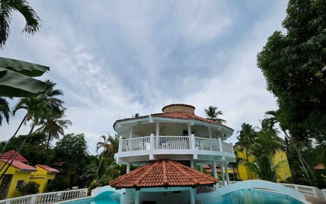 Hotel Grand Village