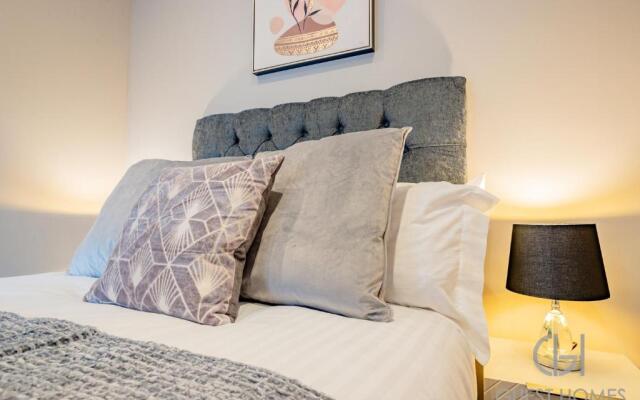 Worcester 1 Bed Apartment With Private Entrance