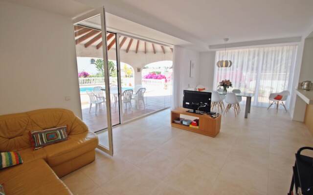 El Descanso - sea view villa with private pool in Benissa