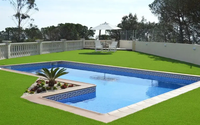 Santa Flora Holiday House