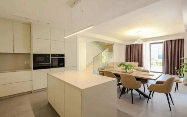 Sanpietro Premium Deluxe Plus Villa