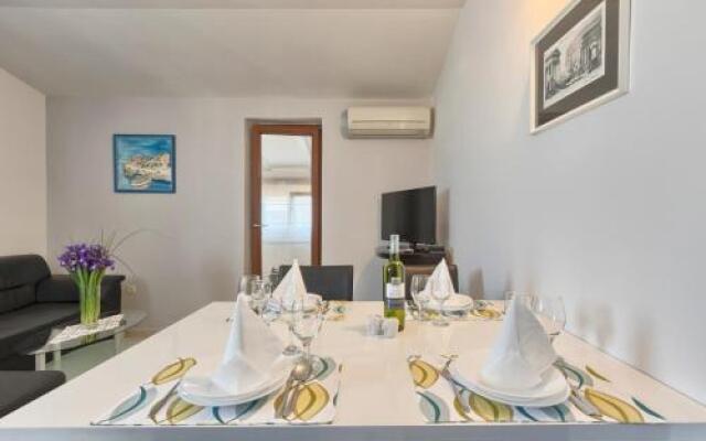 Holiday home Stinjan Prilaz Plazina