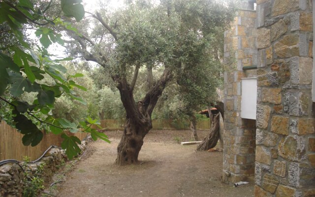 Elia Village by Irida Iris Group