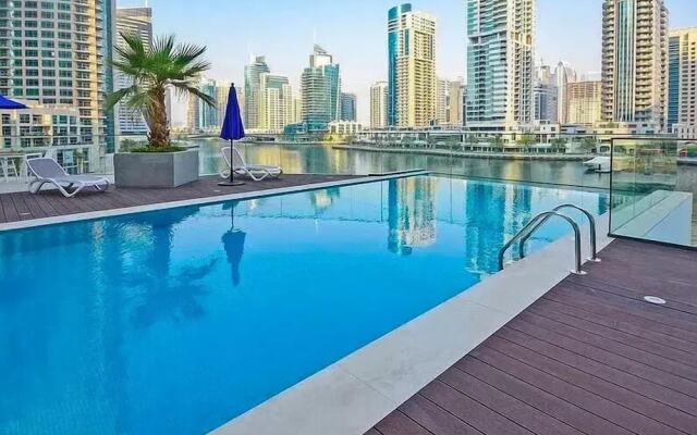 New apt in Dubai Marina with balcony