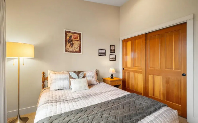 The Three Sisters Walk to Downtown Sisters