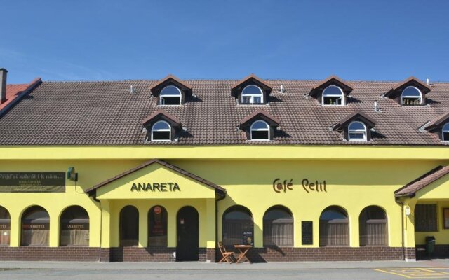 Penzion Anareta & Café Petit