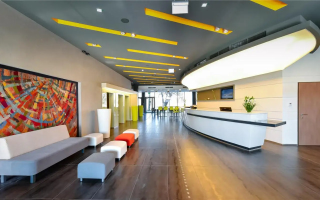 Best Western Plus Lakeside Hotel