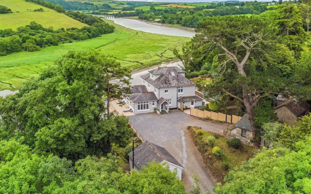 Mallacleave House