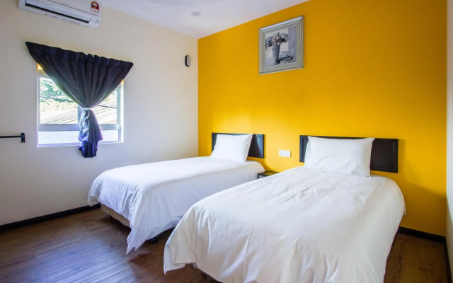 Explore 5BR Gardenhouse Retreats (Free Parking)