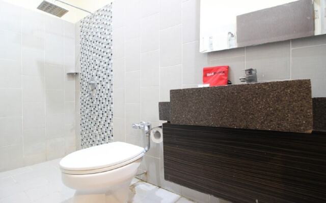 RedDoorz Plus near Keraton Yogyakarta 2