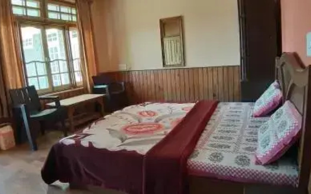 Tushar House Home Stay