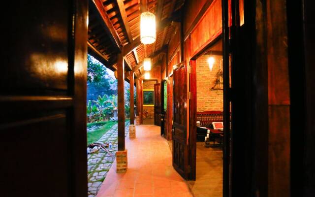 Bis House